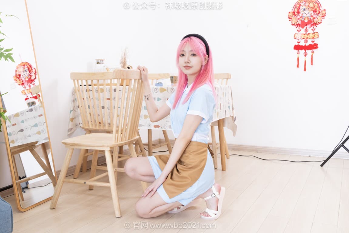 BoBoSocks袜啵啵 649期：小甜豆-平底凉鞋、裸足、纯白棉袜（中筒）、好利来裙子（花絮版）