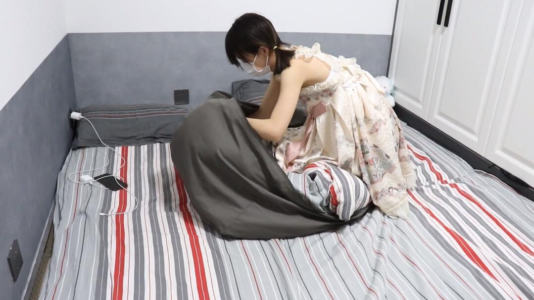 【咕咕】茶茶丸吞装袋挣扎-裸足-少女白嫩的身体从袋子中挤出来