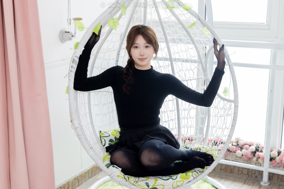 BoBoSocks袜啵啵 668期：香菜-平底鞋、厚黑丝五指袜、黑丝手套（花絮版）【图包+视频】