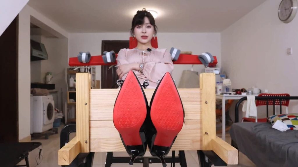 卡卡罗特 – 足枷 TK 素人女主播泡芙
