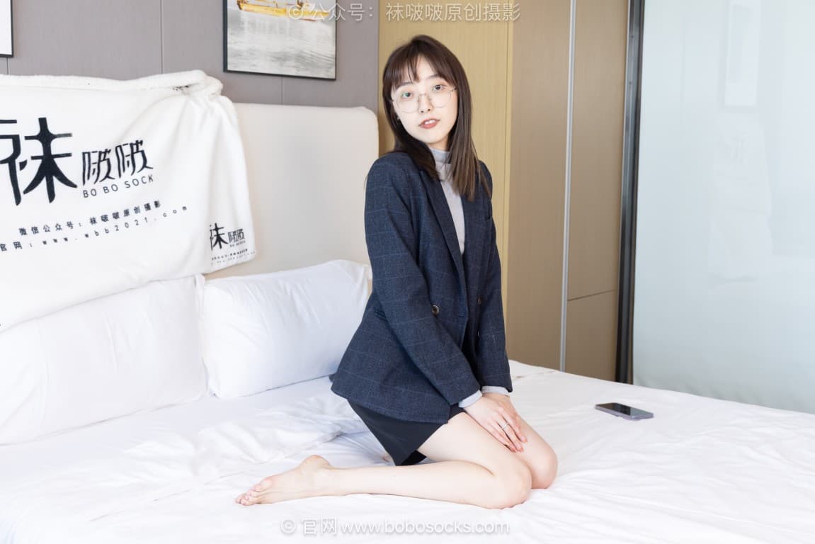 BoBoSocks袜啵啵 709期：稚予-平底鞋、厚灰丝、裸足、ol制服、丝袜淋水剧情（花絮版）