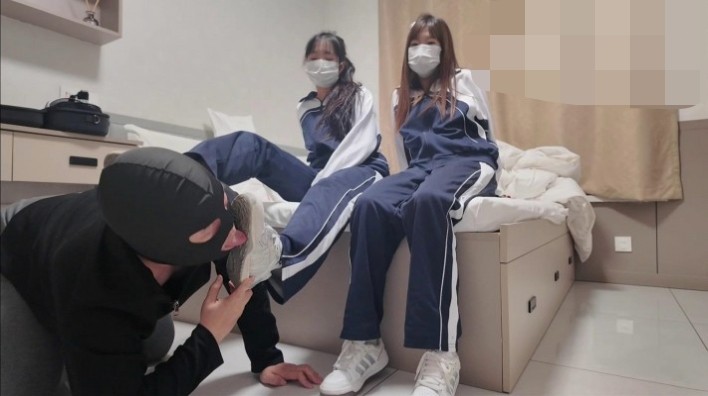 『chnnsct1818』品尝两位学生妹妹棉袜脚