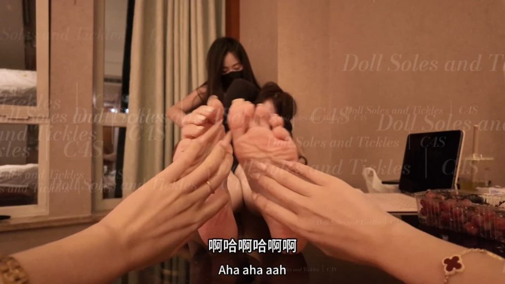 【自购首发】国产最新原创系列！asian-girls-foot-tickling-best-friends